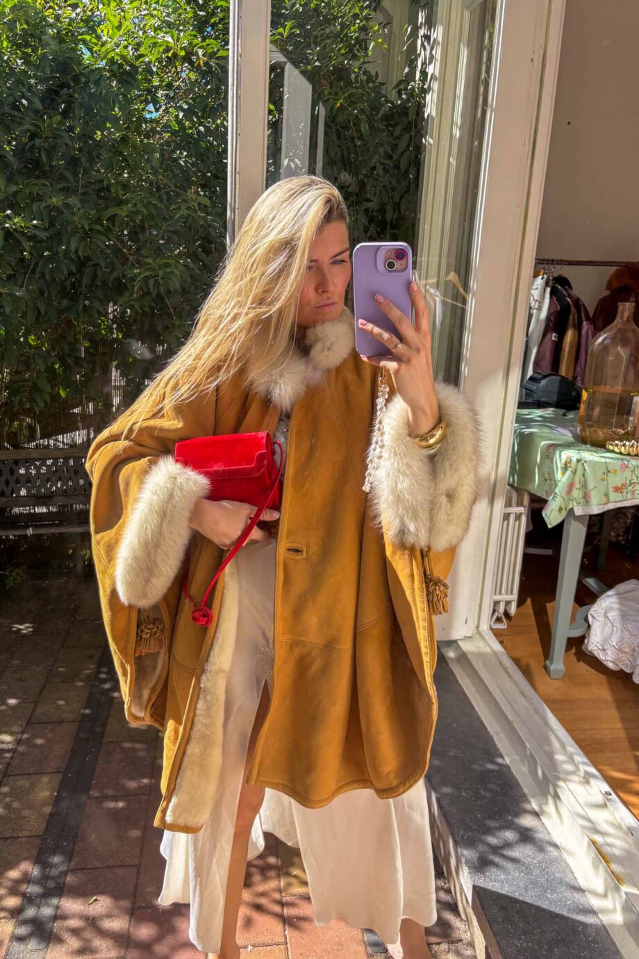La Dolce vita luxe suede lammy cape