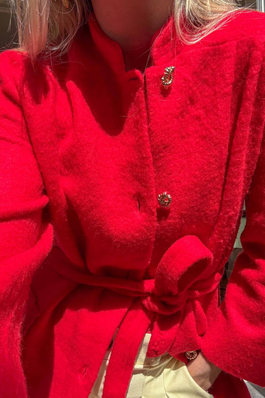 La femme en rouge vintage maxi robe