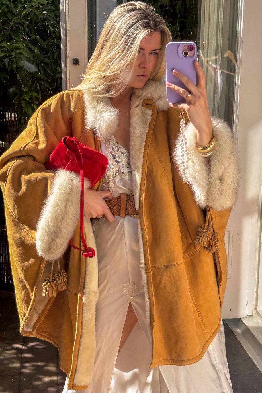 La Dolce vita luxe suede lammy cape