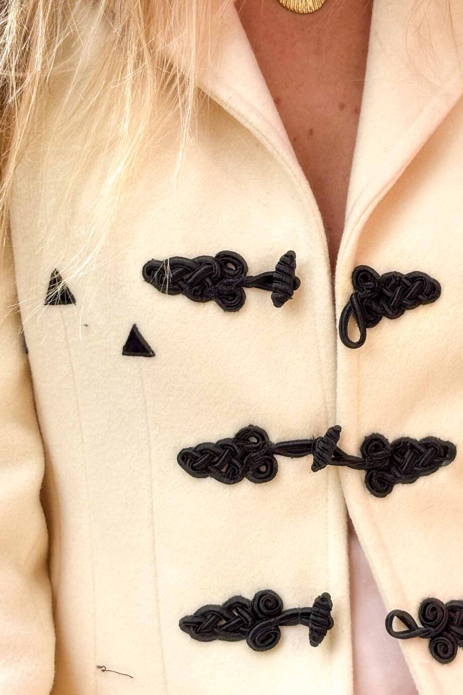 The Saint-Honoré Cashmere blazer