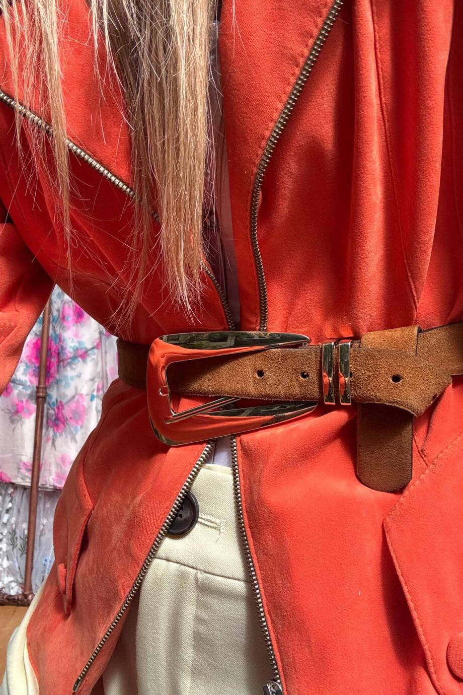Sunkissed velvet jacket ’60s modern chic