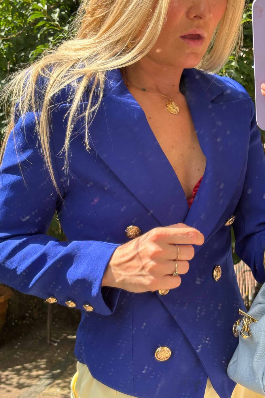 The cobalt blue in Paris oui oui autumn blazer