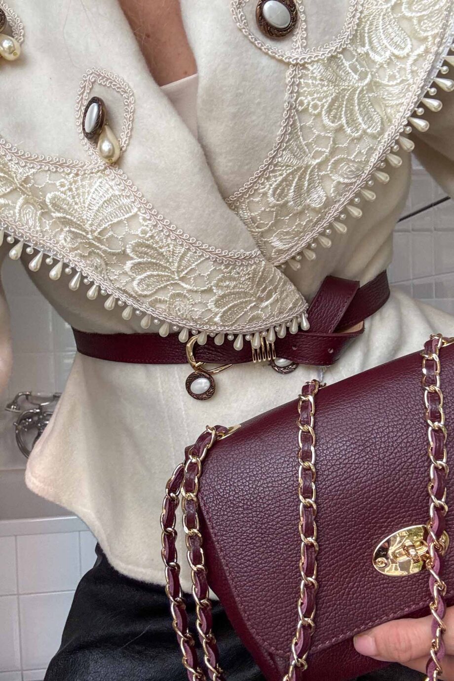 Chic Amalfi coast leather bag 