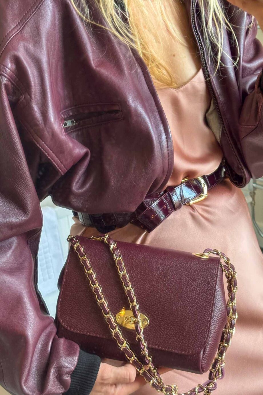 Chic Amalfi coast leather bag 