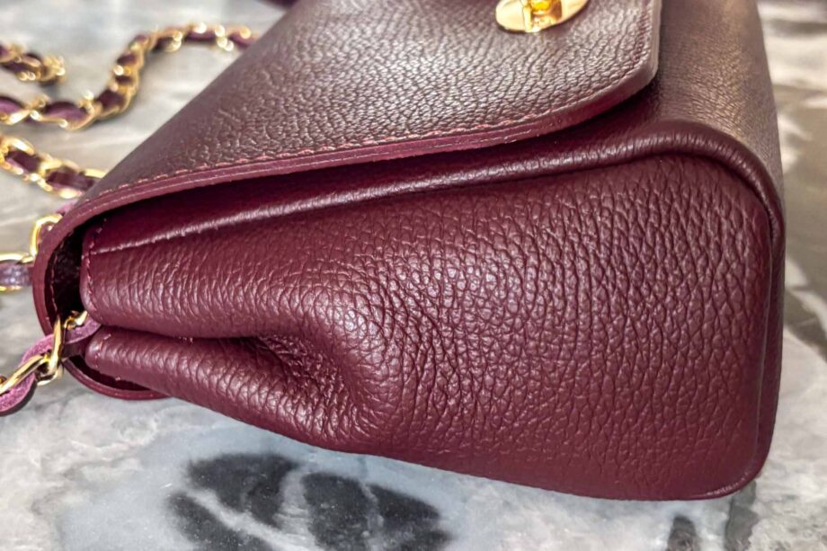 Chic Amalfi coast leather bag 
