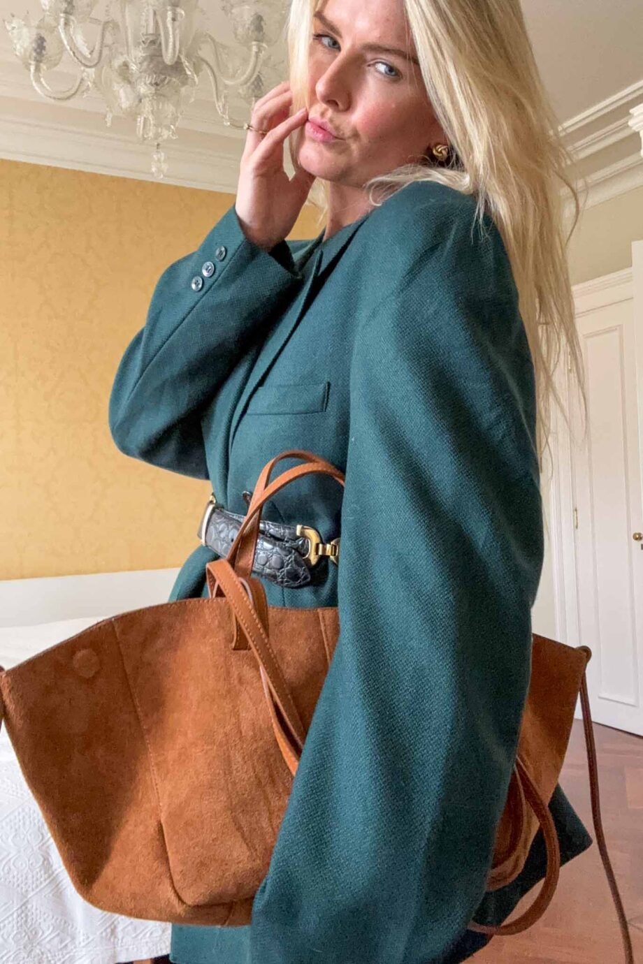 The rich emerald oversized cashmere bazer